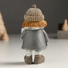 Сувенир полистоун "Малышка в пальто с подарком" стоит  5х4,5х11 см - фото 24643482