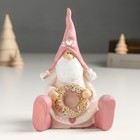 Сувенир полистоун "Дед Мороз в розовом наряде с золотым веночком, сидит" 6х9х16 см - фото 320170866