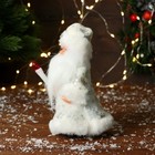 Дед Мороз "В узорчатой шубке с фонариком" 19 см, серебро - Фото 4