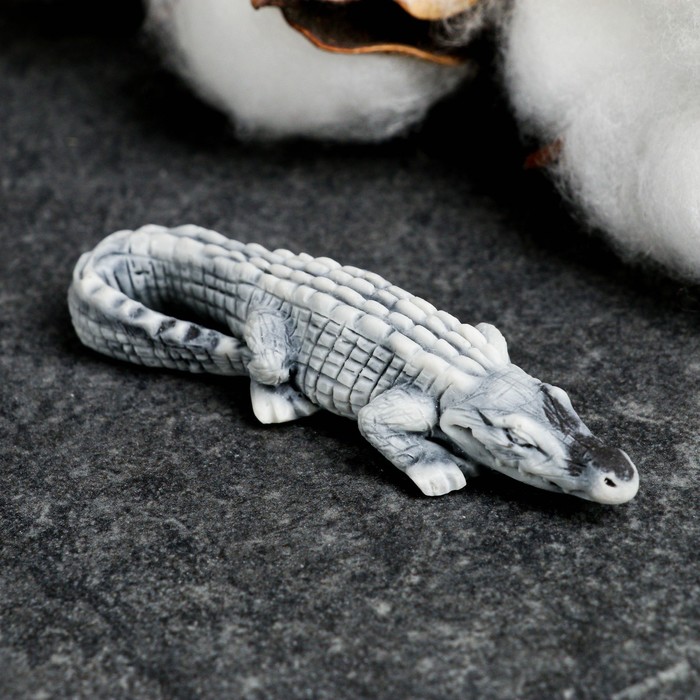 Фигура "Крокодил" маленький 1,5см 9892135 Сувениры из мраморной крошки  купить по цене от 91руб. | Трикотаж Плюс | Екатеринбург, Москва