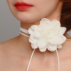 Чокер "Танго" цветок на шнурке, роза крупная, цвет белый - фото 11054845