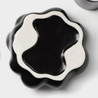 Кофейная пара керамическая «Ромашка», 2 предмета: кружка 260 мл, блюдце d=17 см, цвет чёрный - фото 4488499