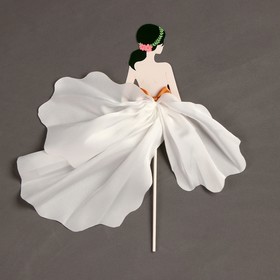 Топпер для торта «Красотка в белом»