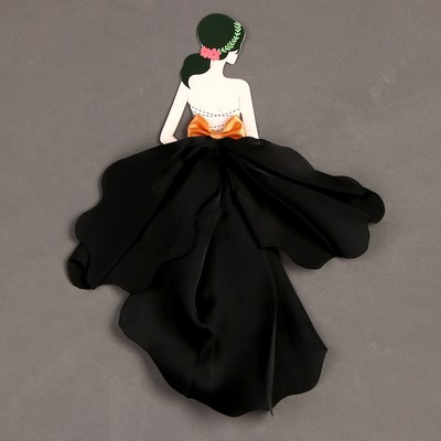 Топпер для торта «Красотка в чёрном»