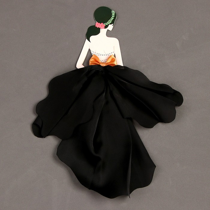 Топпер для торта «Красотка в чёрном» - Фото 1