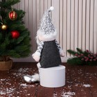 Мягкая игрушка "Дед Мороз в костюме с ремешком, ножки-бусинки" 15х39 см, серый - Фото 2