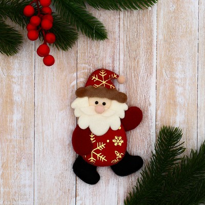 Мягкая подвеска "Дед Мороз в костюмчике с узором" 7х12 см, красный