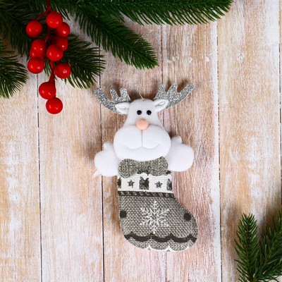 Подвеска мягкая на ёлку «Олень в костюмчике с орнаментом лес в носке» 7×13 см, серая