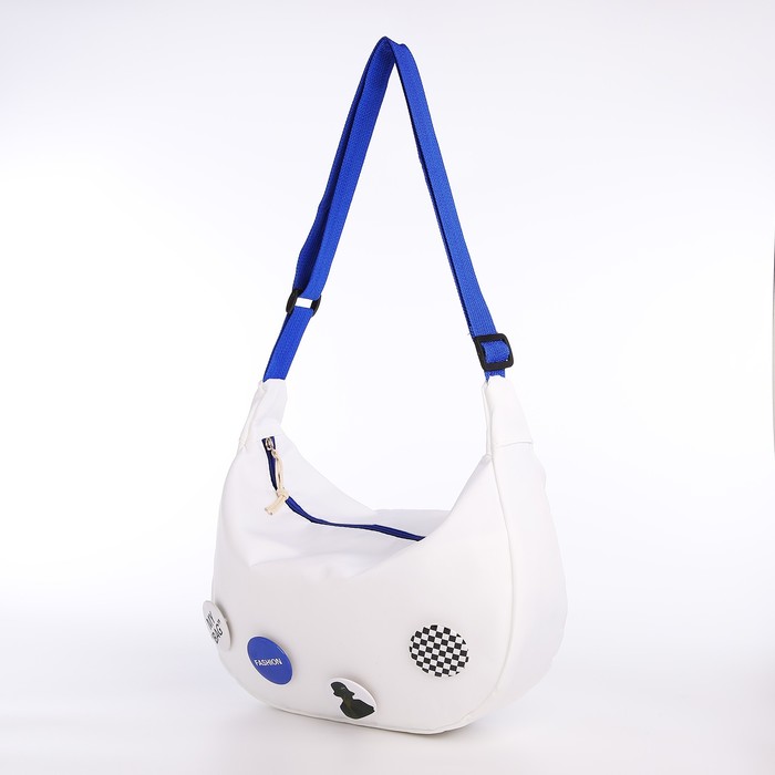 Сумка молодёжная 32×11×22 см, на молнии, с декоративными значками, белая - Фото 1