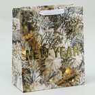 Пакет ламинированный вертикальный, конгревное тиснение «Счастливого Нового года», ML 23 × 27 × 11.5 см - Фото 3