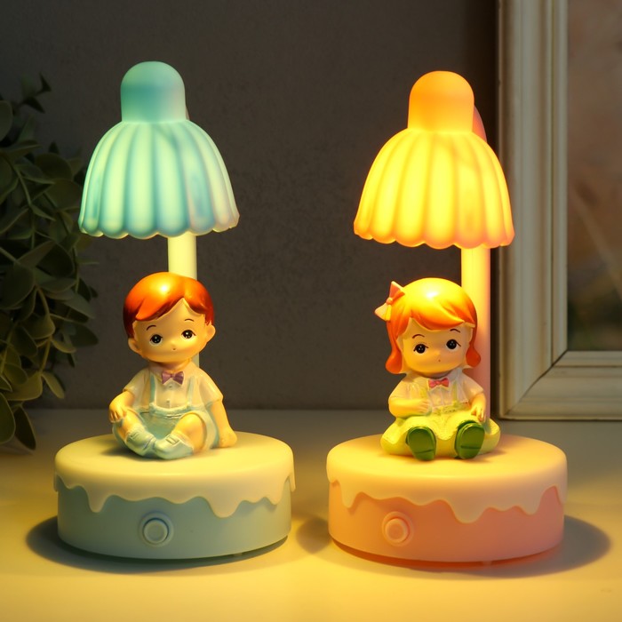 Фигурка светящаяся «Малыш или Малышка под лампой», полистоун, 8×8×16 см, МИКС - Фото 1