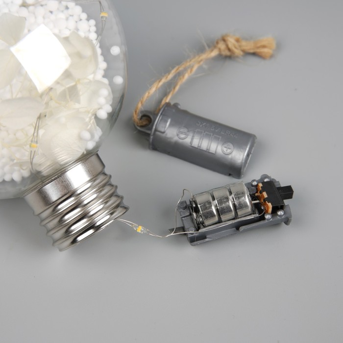 Ёлочный шар «Белые лепестки», батарейки, 5 LED, свечение тёплое белое - фото 1876913253