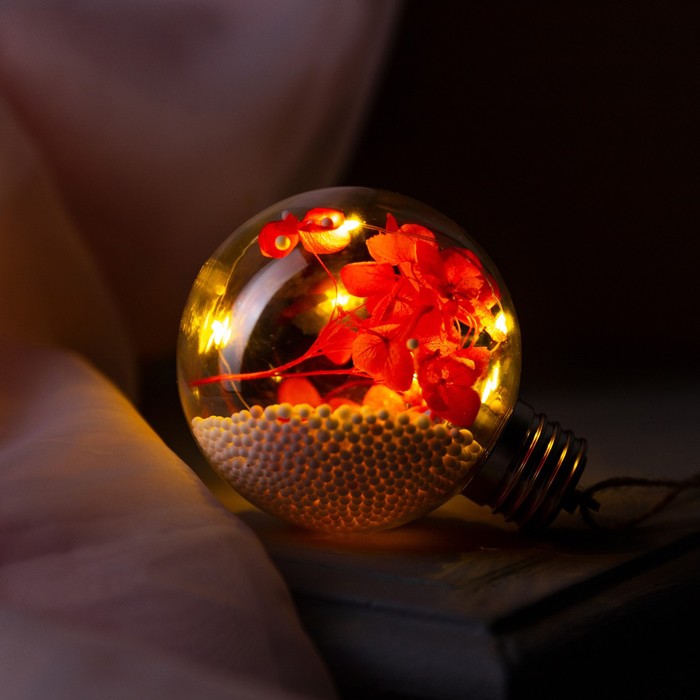 Ёлочный шар «Красные лепестки», батарейки, 5 LED, свечение тёплое белое - Фото 1