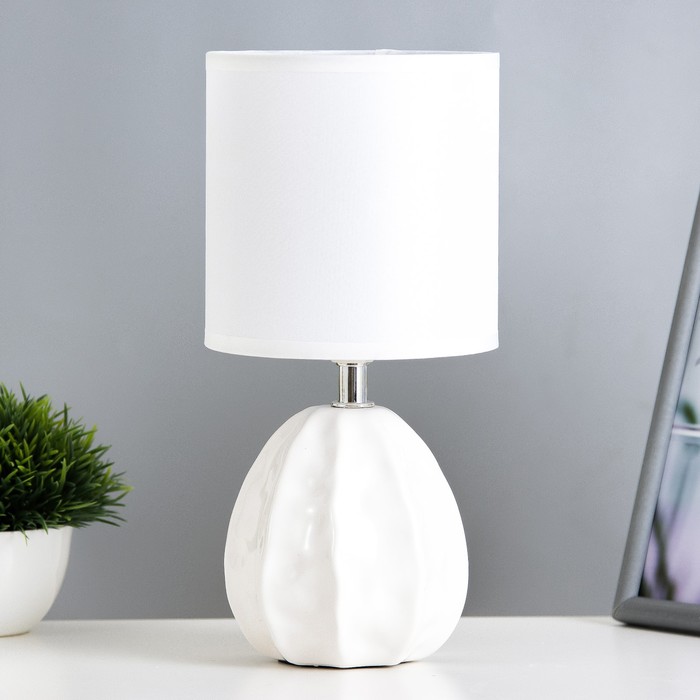 Настольная лампа "Ария" Е14 40Вт белый 13х13х26,5 см RISALUX - Фото 1