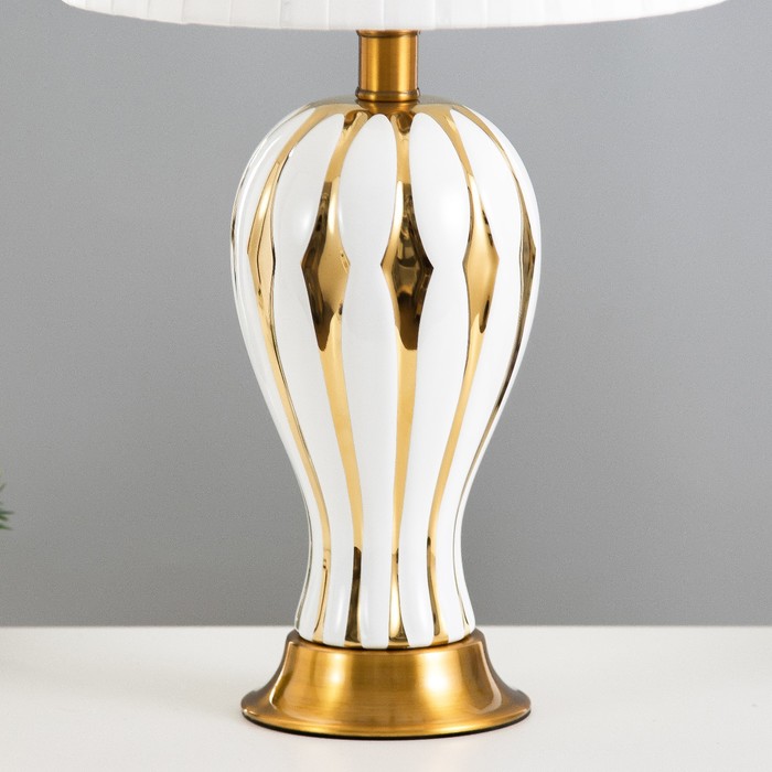 Настольная лампа "Лоренза" Е27 40Вт бело-золотой 28х28х51 см RISALUX - фото 1926847477