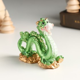 Сувенир полистоун "Китайский зелёный дракон на монетах" с блёстками 9х3,2х8 см