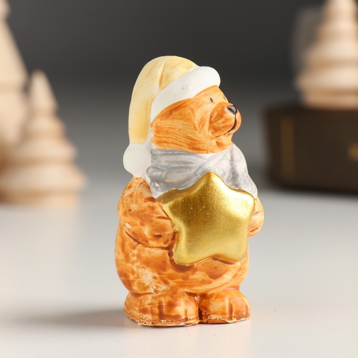Сувенир керамика "Мишка со звёздочкой, в колпаке и шарфике" 3х3х6,2 см