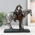 Сувенир полистоун "Поцелуй с принцем на коне" под металл 25х11,2х23 см - фото 2148474