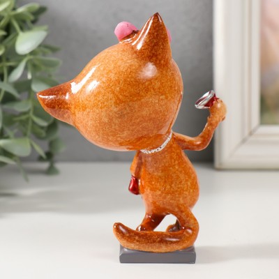 Фигурка полистоун лак «Кошечка с бокалом», 8.3×6.2×13.8 см