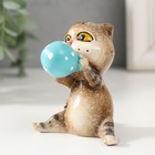 Сувенир полистоун лак "Котишка надувает воздушный шар" 7х6х7 см - Фото 4