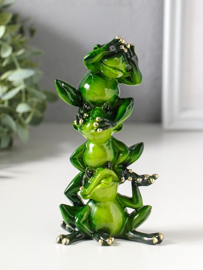 Фигурка полистоун лак «Пирамидка из лягушек», 14×7.5×5 см