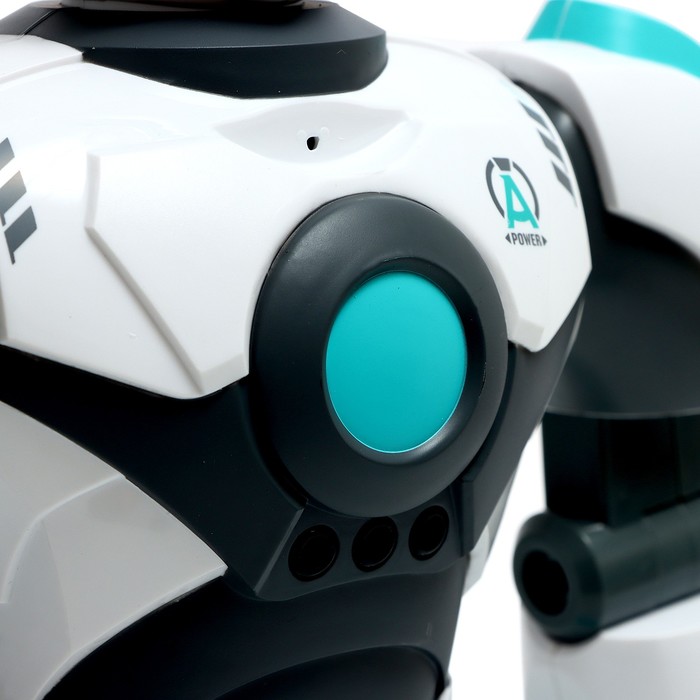 Робот «Атакер», радиоуправление, голосовое управление, свет, звук, с аккумулятором