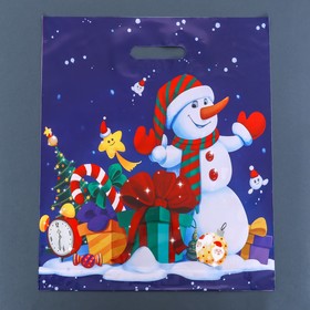 Пакет "Снеговичок с подарками", глянец полиэтиленовый с вырубной ручкой, 38х44,5 см, 60 мкм