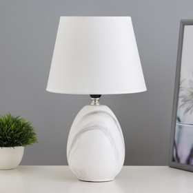 Настольная лампа "Элисса" E14 40Вт бело-серый 20х20х32 см RISALUX