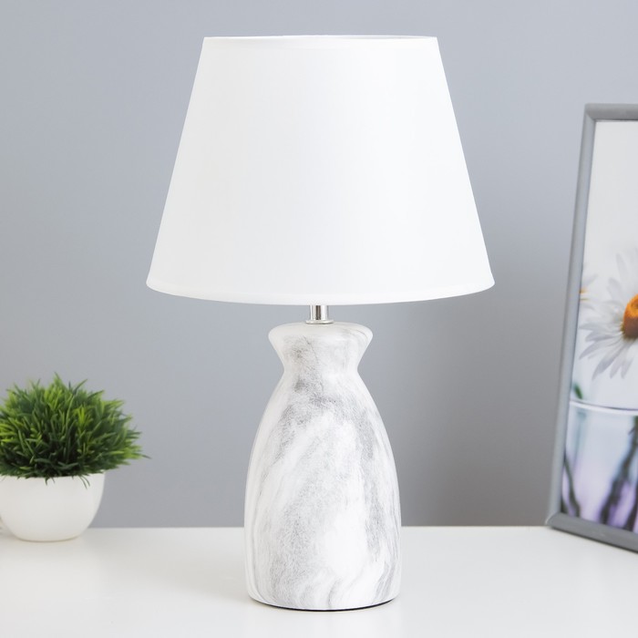 Настольная лампа "Лаена" E14 40Вт бело-серый 22,5х22,5х37 см RISALUX - Фото 1