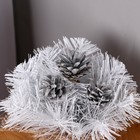 Новогодняя хвойная композиция на стол 20 см «Скандинавия», заснеженная, декор шишки, серебро - Фото 2