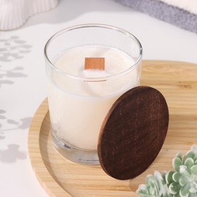 Свеча из соевого воска в стакане с деревянным фитилем и крышкой 