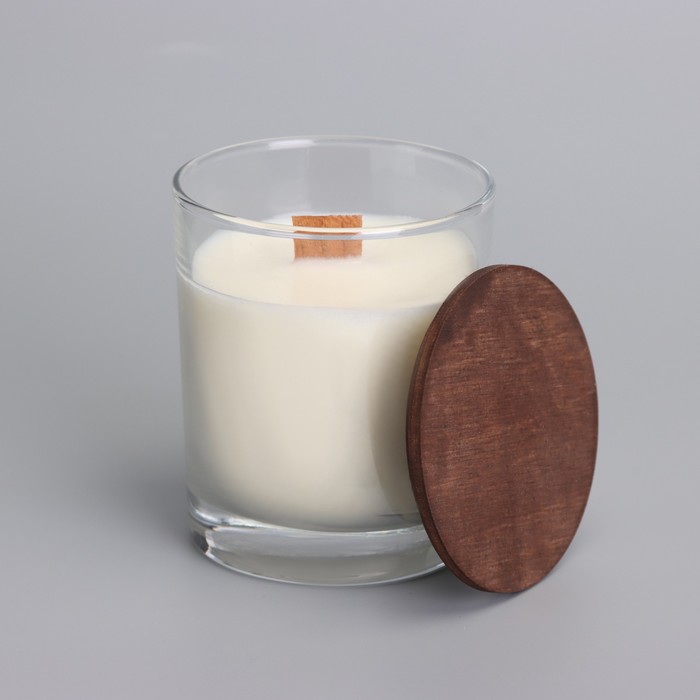 Свеча из соевого воска в стакане с деревянным фитилем и крышкой "Ванильный капучино", 110 гр - фото 1909361481