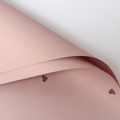 Пленка для цветов и букетов, в листах, 57×57 ±1 см, «Сердечки», пудра темная, 65 мкм