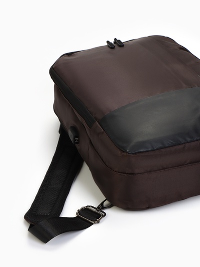 Рюкзак-сумка на молнии, 2 отдела, 2 кармана, размер 30×8×39, коричневый