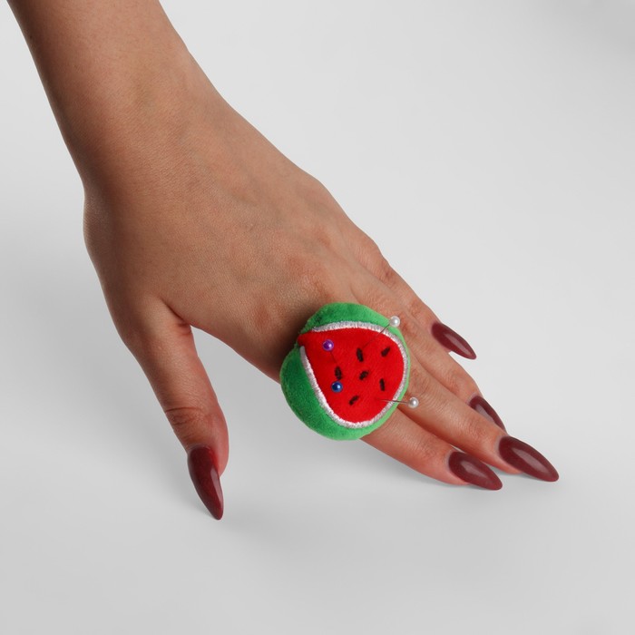 Игольница-кольцо «Арбузик», 5 × 4,5 × 4 см, цвет красный/зелёный