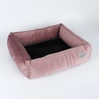 Лежанка для кошек и собак велюровая Pet Lab, 45 х 40 х 15 см, розовая - фото 7839886