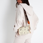 Сумка женская кросс-боди на молнии, 22×11×15 см, с принтом, бежевая - Фото 10