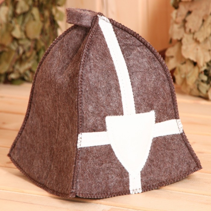 Набор подарочный 4 предмета коричневый "Крестоносец" (шапка, коврик, рукавичка,тапочки)