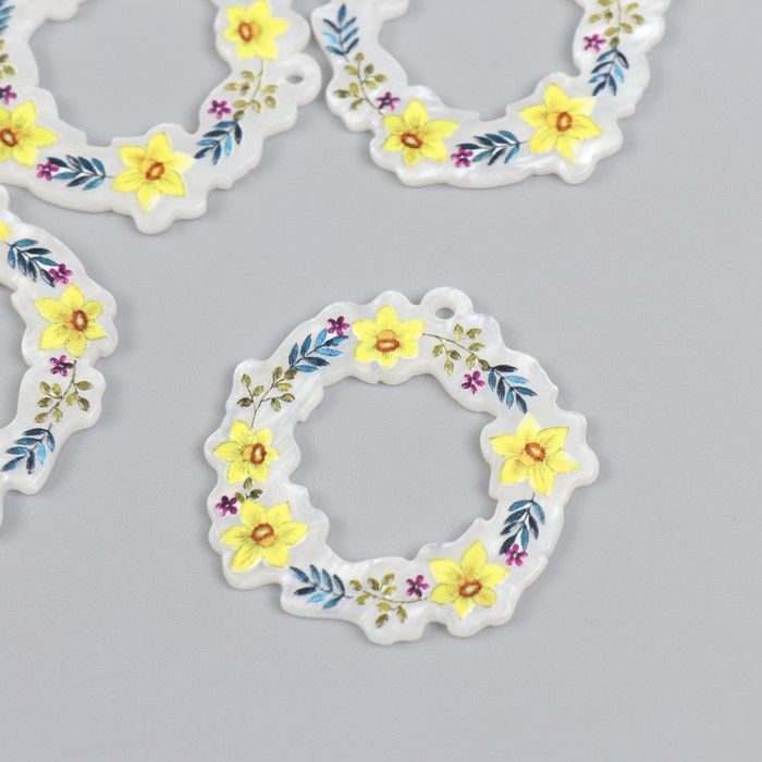 Декор для творчества акрил "Веночек с жёлтыми цветами" 0,2х3,9х3,9 см - Фото 1