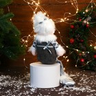 Мягкая игрушка "Бабушка Мороз в костюме с ремешком" 15х39 см, серый - Фото 2