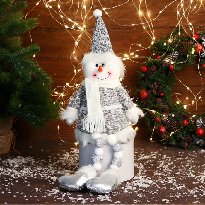 Мягкая игрушка "Снеговик в колпаке и шарфике, ножки-бусинки" 15х39 см, серый - Фото 1