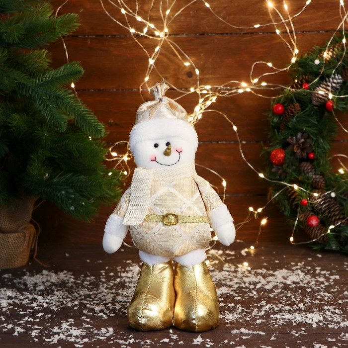 Мягкая игрушка "Снеговик в костюме с ромбиками" стоит, 15х28 см, золото - Фото 1
