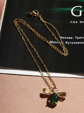 Кулон «Жук» зеленая вставка, цвет зелёный в золоте, 45 см 9902515