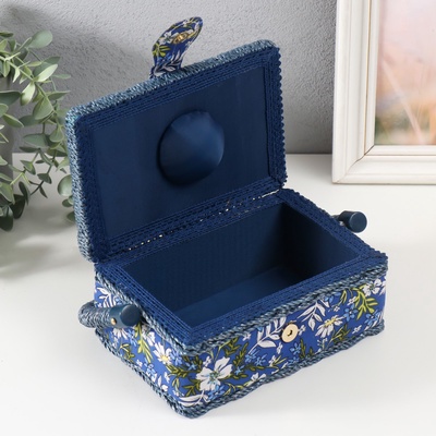 Шкатулка для рукоделия и шитья «Полевые цветы на синем», хранение ниток, иголок, мелочи, 18×12×9.5 см