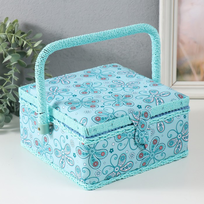 Шкатулка для рукоделия и шитья «Бабочки и цветочки на голубом», хранение ниток, иголок, мелочи, 20×20×11 см - Фото 1