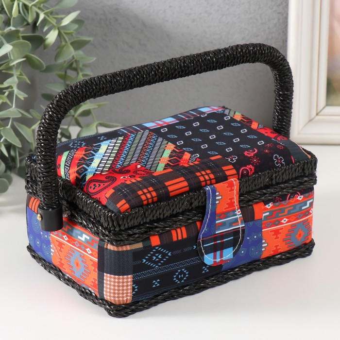 Шкатулка для рукоделия и шитья «Пэчворк. Узоры», хранение ниток, иголок, мелочи, 18×12×9.5 см - Фото 1