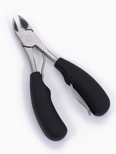 Кусачки педикюрные, с колпачком, с прорезиненными ручками, изогнутое лезвие, 12.5 см, длина лезвия-15 мм, чёрные, серебристые