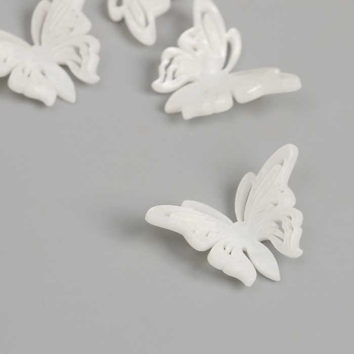 Декор для творчества акрил "Бабочка белый перламутр. Ажур" 0,9х3,2х2,3 см - Фото 1
