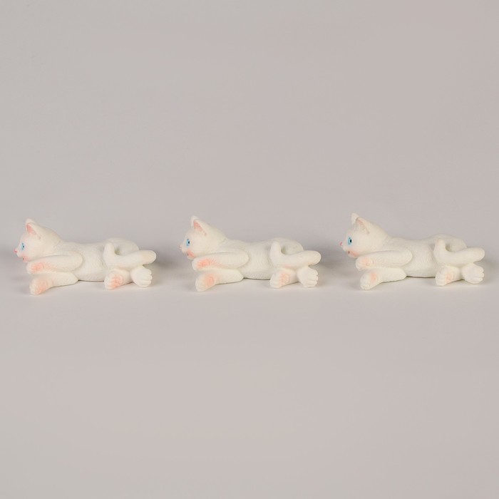 Миниатюра кукольная "Ласковый котик", набор 3 шт, размер 1 шт 2,5*1,5*4,5 см