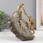 Сувенир полистоун "Помощь друга" 16х17х24 см - фото 35387268